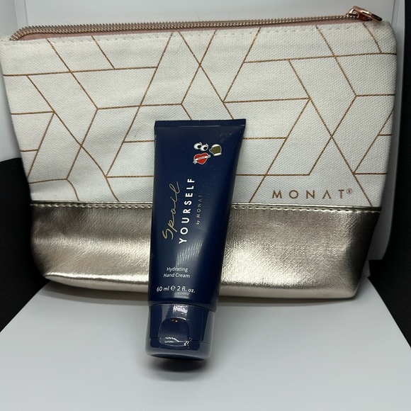 Monat Spoil Yourself Hand Cream & Cloth CosmeticBag Cream/Rose Gold zipper close - Picture 1 of 2